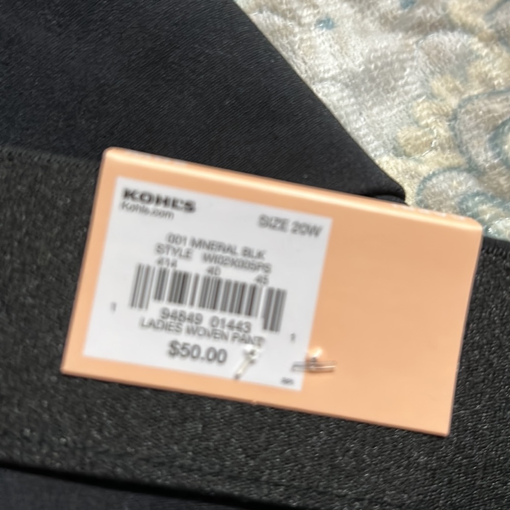 New with tags Size 20 black caprl - Picture 3 of 5